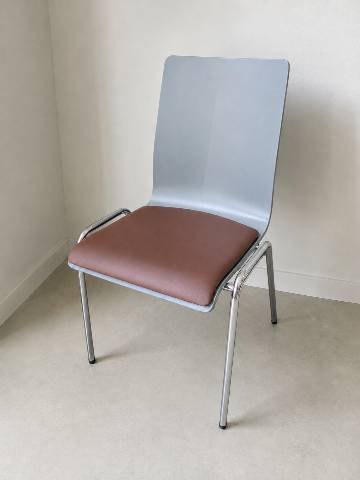 Konferenzstuhl 54x82x49 cm